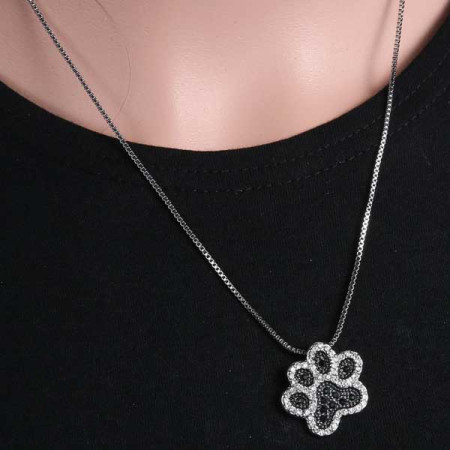 Kaklo papuošalas Šuniuko pėdutė juoda; 25x21mm Kaklo papuošalas Šuniuko pėdutė juoda; 25x21mm