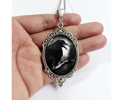 Kaklo papuošalas Gothic Crow Silver; 65x38mm