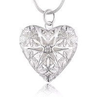 Kaklo papuošalas Širdelė 3D sidabro spalvos; 25x26mm