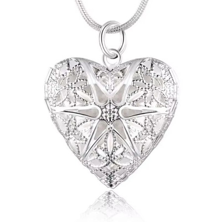 Kaklo papuošalas Širdelė 3D sidabro spalvos; 25x26mm