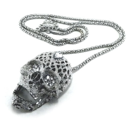 Kaklo papuošalas 3D Skull balto sidabro spalvos; 5.5x4cm Kaklo papuošalas 3D Skull balto sidabro spalvos; 5.5x4cm